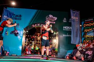 BIB: 140, 044045, 100, 15405, 13405
                            <button type="button" onclick="openModal(24853257)" class="btn btn-primary btn-sm float-right btn-popup" data-toggle="modal" data-target=".modal-high-quality">
                        <i class="fas fa-shopping-cart"></i> Add to Cart
                    </button>
                                            <button type="button" onclick="isThisMe(24853257, true)" class="btn btn-success btn-sm float-right btn-popup btn-isme hidden" data-toggle="tooltip" data-placement="bottom" title="นี่คือรูปของคุณใช่ไหม คลิกที่นี่เพื่อเอาเข้าอัลบั้ม">
                        <i class="fas fa-plus"></i> Add to album
                    </button>
                    <button type="button" onclick="isThisMe(24853257, false)" class="btn btn-warning btn-sm float-right btn-popup btn-isnotme hidden">
                        <i class="fas fa-ban"></i> Remove from album
                    </button>